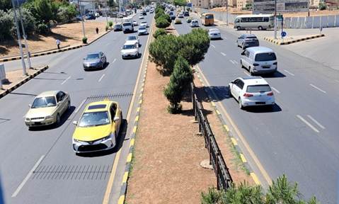 Obraz zawieraj�cy na wolnym powietrzu, pojazd, Pojazd l�dowy, droga

Zawarto�� wygenerowana przez AI mo�e by� niepoprawna.