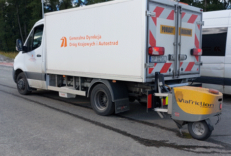 Obraz zawierający transport, koło, pojazd, na wolnym powietrzu
Zawartość wygenerowana przez AI może być niepoprawna.